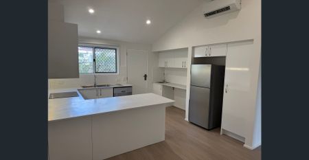Fully Renovated Duplex - Walk to Pacific Fair! - Photo 5
