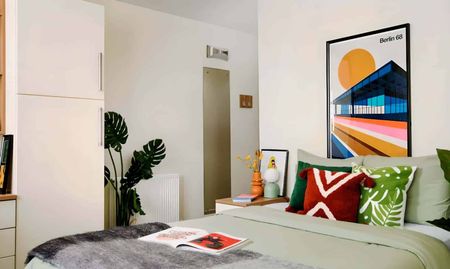 Large Highest Double Ensuite - Photo 4