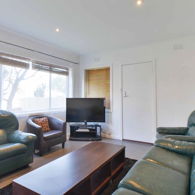 ABSOLUTELY STUNNING LOCATION APARTMENT - Photo 1