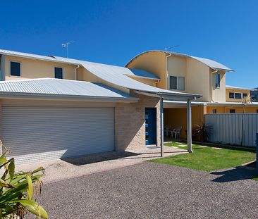 Coffs Harbour, 2 Tuckeroo Close - Photo 2