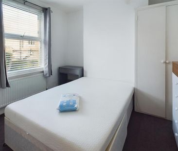 3 bedroom maisonette to rent - Photo 4