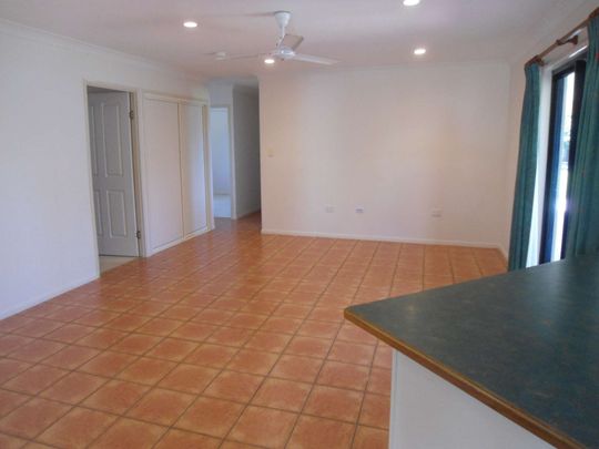 33 Jenkinson Drive, Annandale QLD 4814 - House For Rent - $600 | Domain - Photo 1
