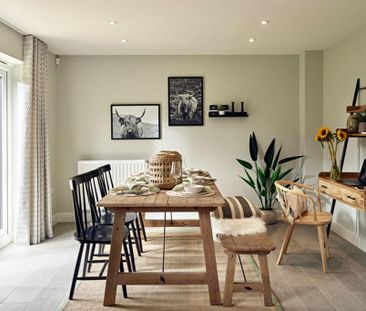 4 bedroom detached house to rent - Photo 2