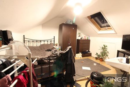 6 bedroom terraced house to rent - Photo 4