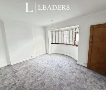 3 bedroom semi-detached house to rent - Photo 5