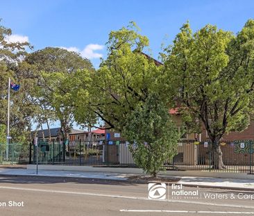 Charming Semi-Detached Brick Home in Prime Location - Photo 2