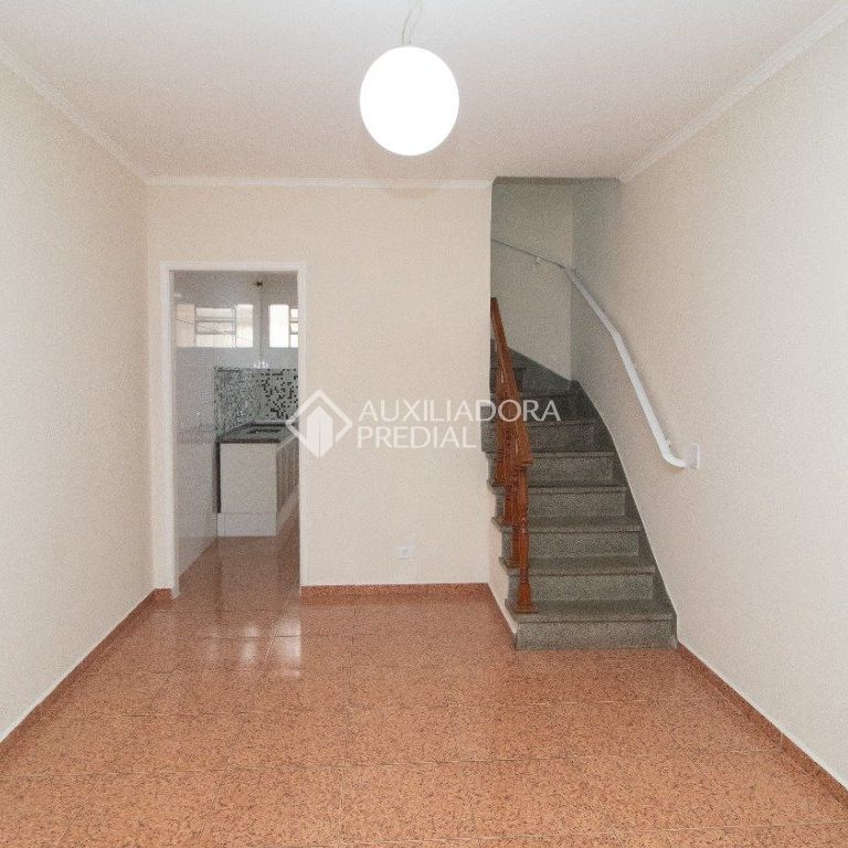Sobrado com 2 quartos e 92m² para alugar em Santa Terezinha, São Bernardo do Campo. - Foto 1