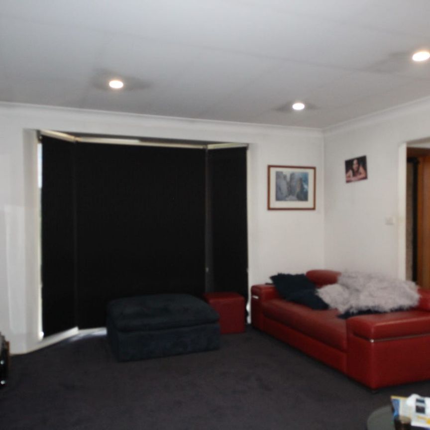 Share accomodation,electricity and water included. - Photo 1