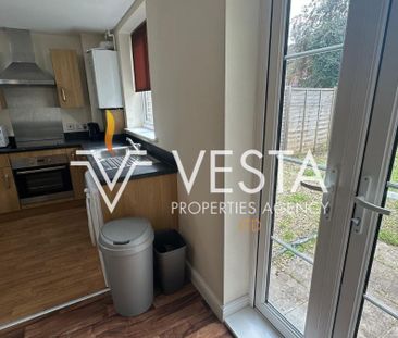 Dolphin Court, Coventry - Photo 2