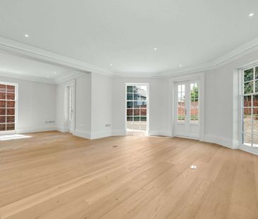 A stunning restoration of a four bedroom home, seamlessly blending ... - Photo 2