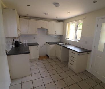 3 bedroom semi-detached house to rent - Photo 5