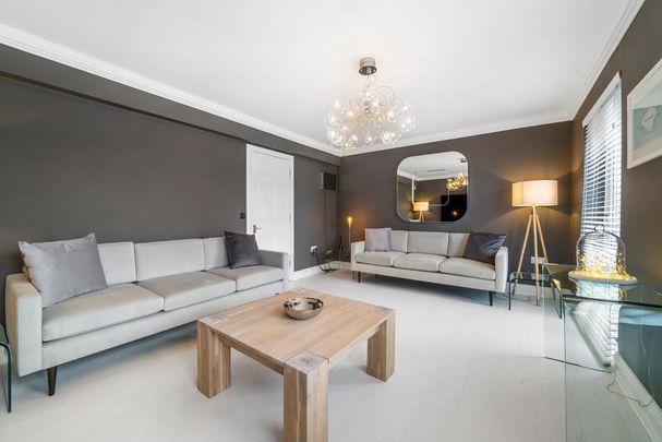 3 bedroom end of terrace house to rent - Photo 1