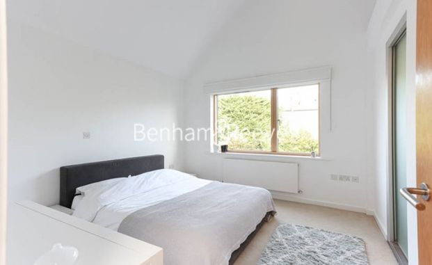 3 Bedroom house to rent in Crouch End, Highgate, N8 - Photo 1