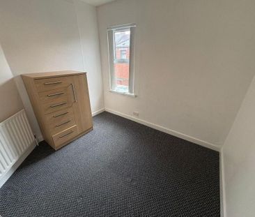 30 Ebor Drive, Belfast, BT12 6NL - Photo 6