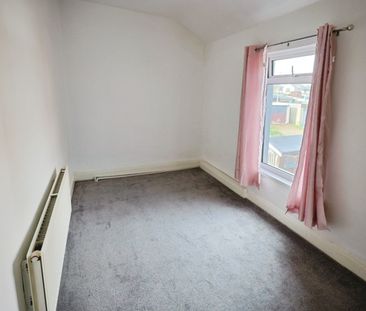 3 bedroom House To Let - Photo 2