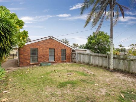 18 Willoughby Crescent, 4127, Springwood Qld - Photo 3