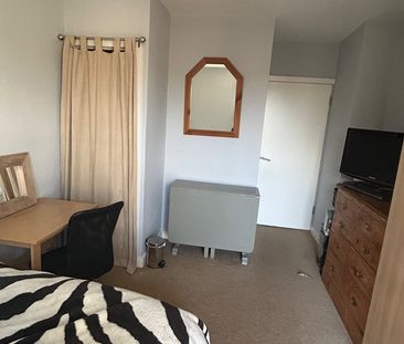 Room in a Shared Flat, Cranbourne Road, M21 - Photo 4