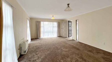 ROSLYN - 3 BEDROOMS - Photo 2