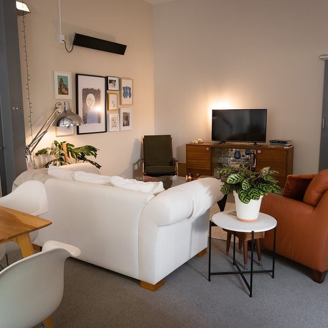 Spacious one-bedroom in the heart of Newtown - Photo 1