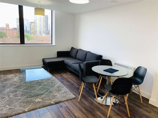 We are delighted to offer this contemporary one bedroom apartment in the Broadway Residences development, located in Birmingham city center. - Photo 1