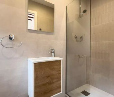 Room in a shared 4-bedroom apartment for rent in la Dreta de l'Eixample, professionals only - Foto 1