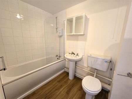 2 bedroom apartment to rent - Photo 3