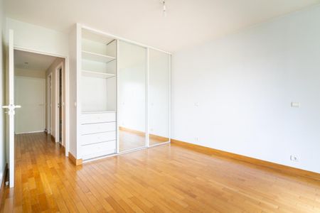 Location Appartement 3 pièces 87m² ANNECY 74000 - Photo 2