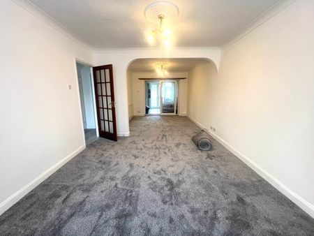 Warner Close, Harlington, Hayes, UB3 5LG - Photo 2