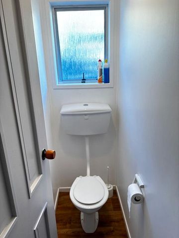 Tucked Away Quiet Family Home - Photo 3