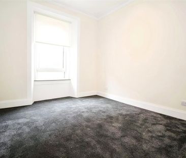 3 bedroom maisonette to rent - Photo 3