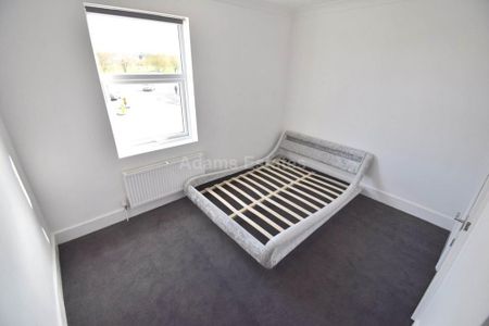 5 bedroom terraced house to rent - Photo 4