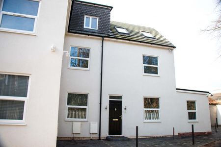 4 bedroom apartment to rent - Photo 3