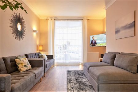 2 Bed Maisonette, Hotwell Road, BS8 - Photo 2