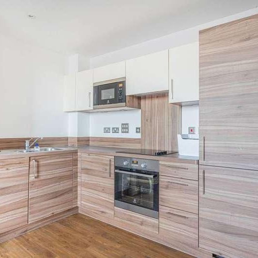 Connaught Heights, Royal Docks, E16 - Photo 1