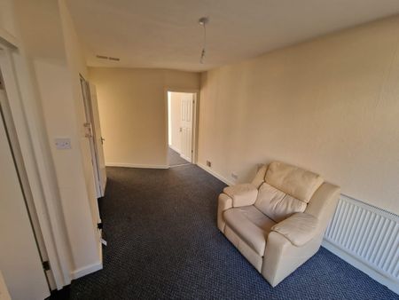 5 Bed Terraced House, Windsor Crescent, HA9 - Photo 2