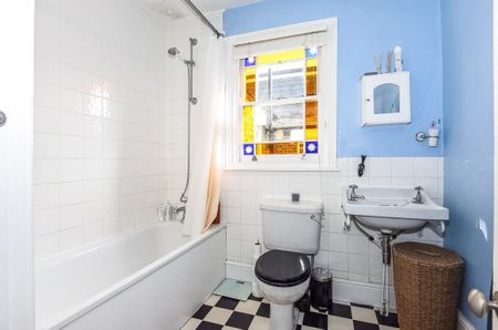 2 bedroom flat to rent - Photo 5