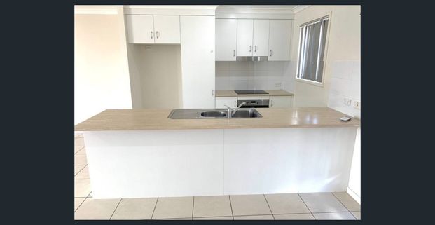 Spacious Family Home - Photo 1