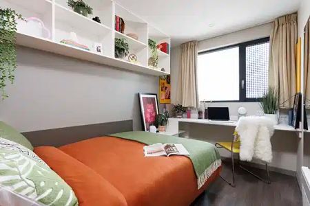 Large Highest Double Ensuite - Photo 3