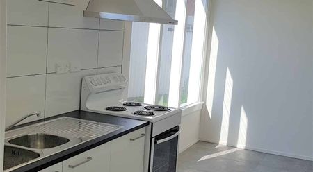 2 Bedrooms Glenfield - Photo 2