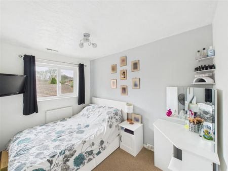 3 bedroom semi-detached house to rent - Photo 2