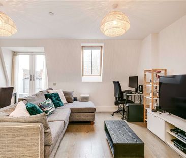 A well laid out one bedroom top floor apartment with its own private balcony - Photo 3