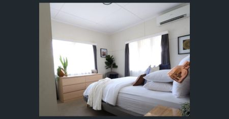 Family, Pet Friendly Home - Photo 5