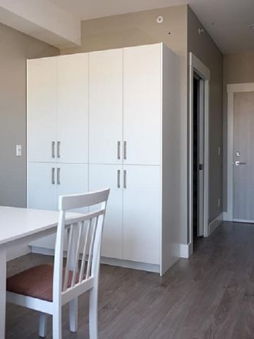 Furnished top Floor bach suite at Cambridge - Photo 4