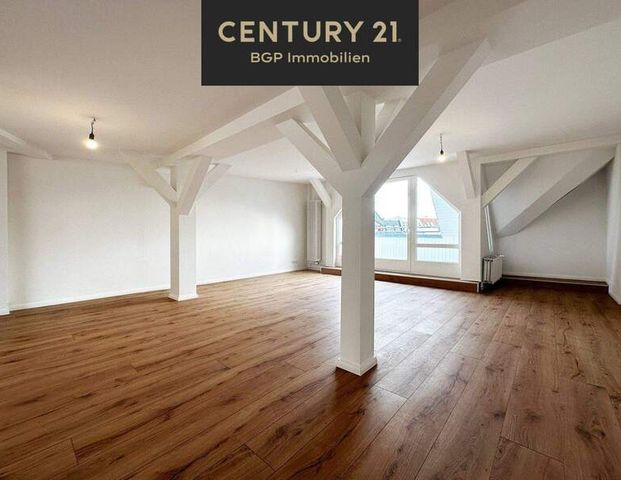 Drei-Zimmer-Dachgeschosswohnung in guter Lage - DG li. - Photo 1
