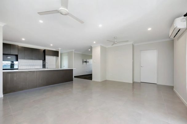 4 Barnfield Street, Mount Low. - Photo 1