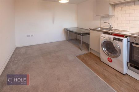 Studio to rent - Photo 3