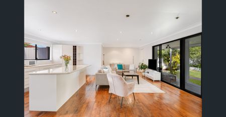 Single Level Family Home - Water & Electricity Included - Photo 3