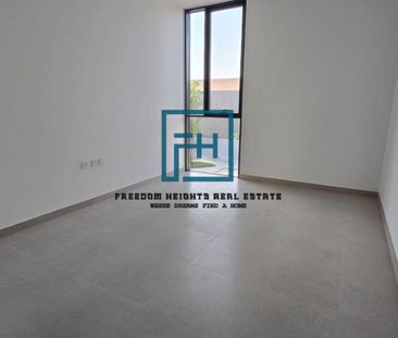 2BED | 4BATH | SINGLE ROW | SMART HOME CONTROL - Photo 3