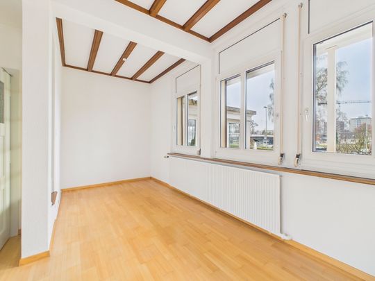 Charming 4.5-room terraced house with garden in Nidau - Photo 1