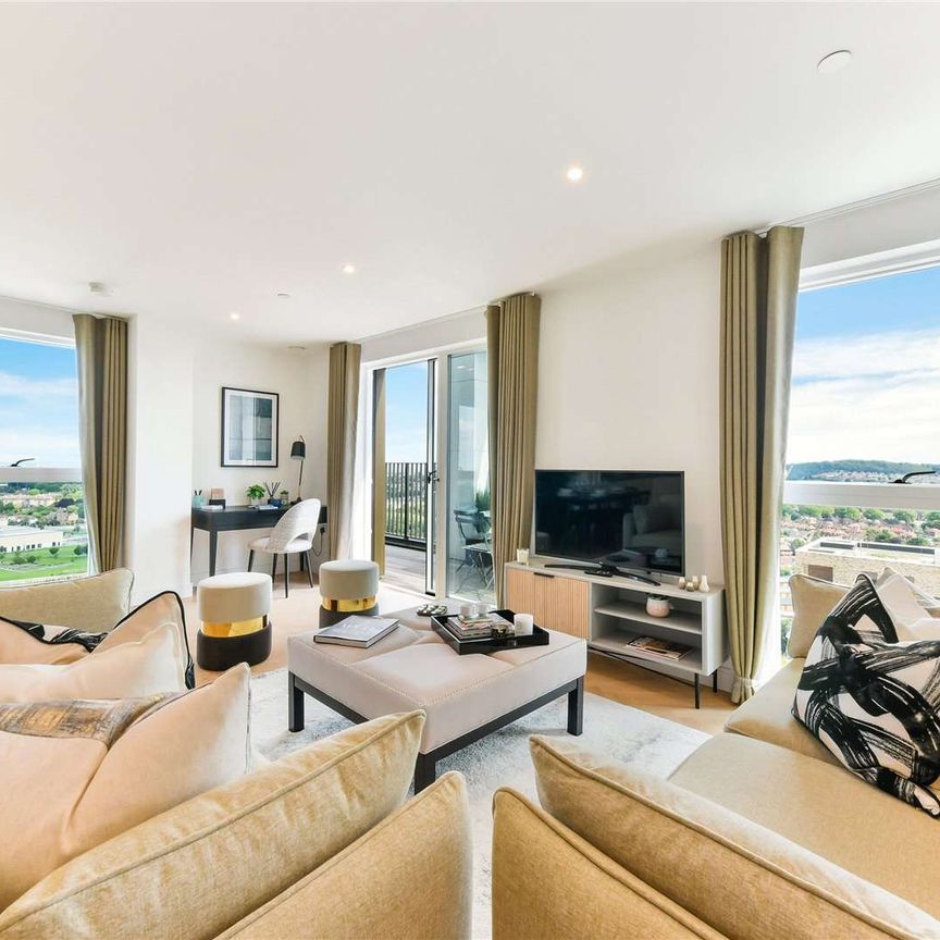 Incredible 3 bedroom split level brand new penthouse to rent in this beautiful new development. - Photo 1